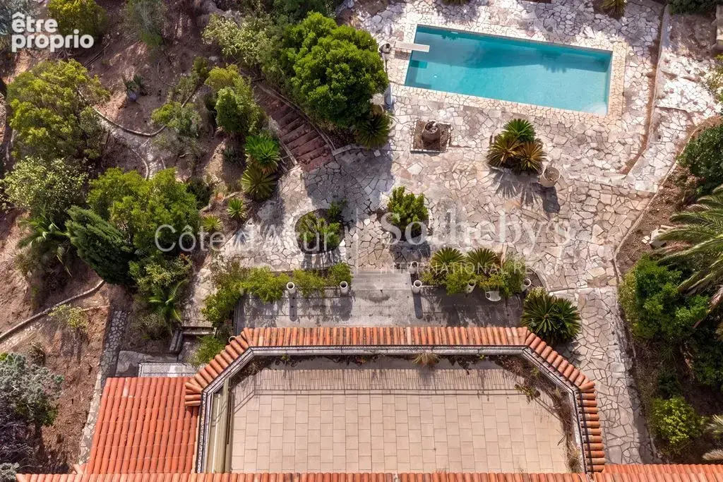 Super Cannes, terrain de 6 071 m² avec permis purgé pour deux villas vue mer - photo 8