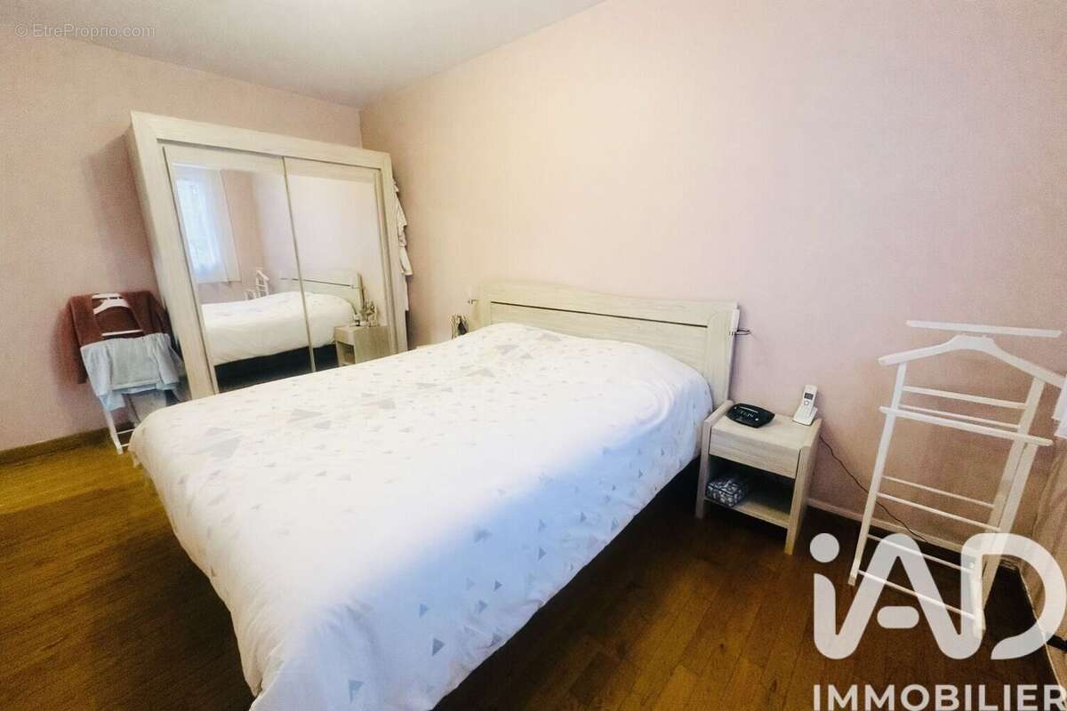 Photo 6 - Maison à LE HAILLAN