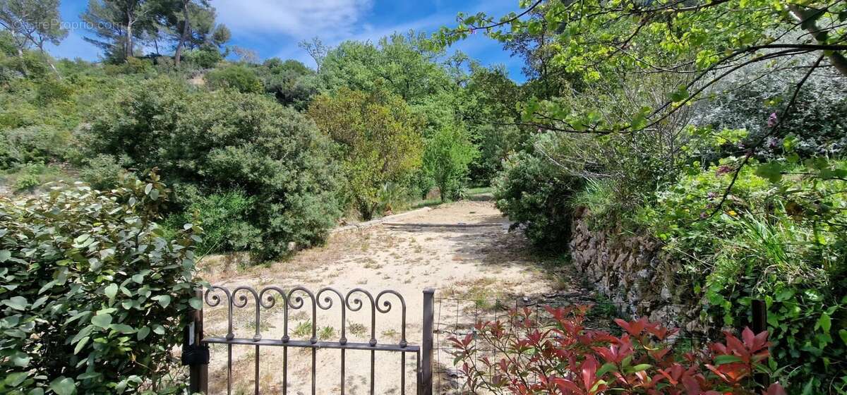 Maison à LE CASTELLET