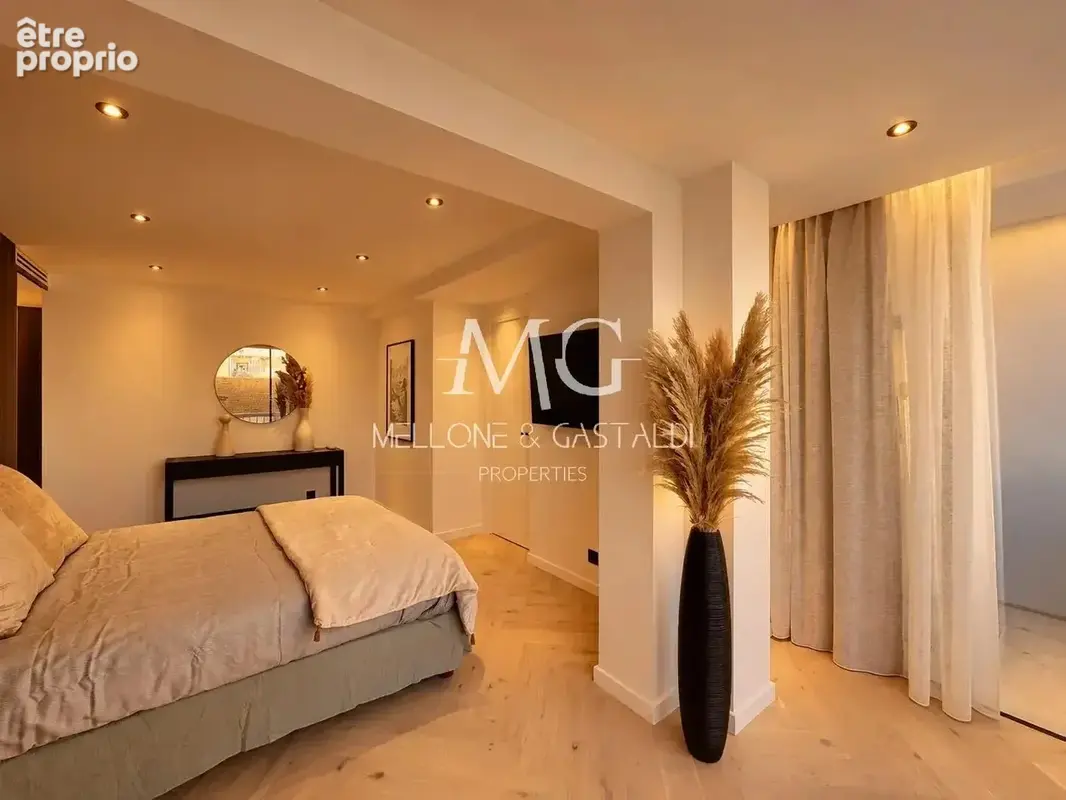 Exclusivité – cannes centre – appartement 4 pièces entièrement rénové avec terrasses, parking et cave - photo 9