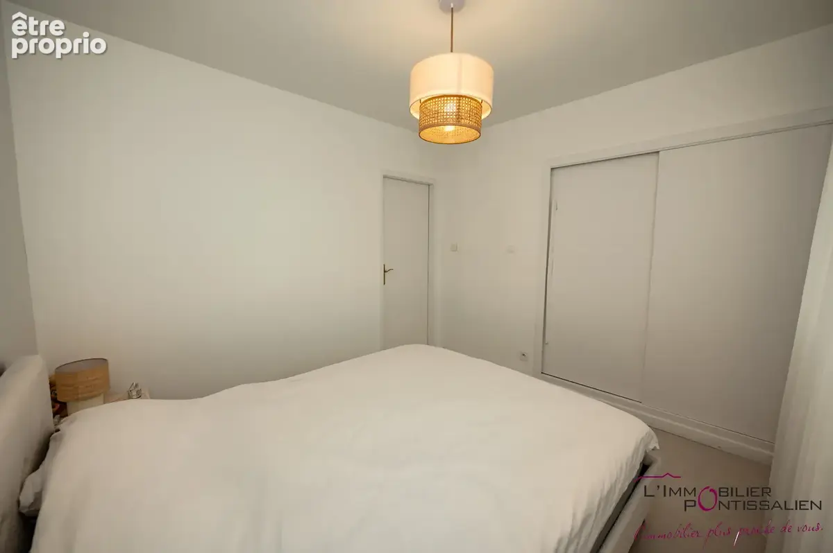 Pontarlier - proximité centre ville : t3, 2 chambres, cave et parking - photo 13