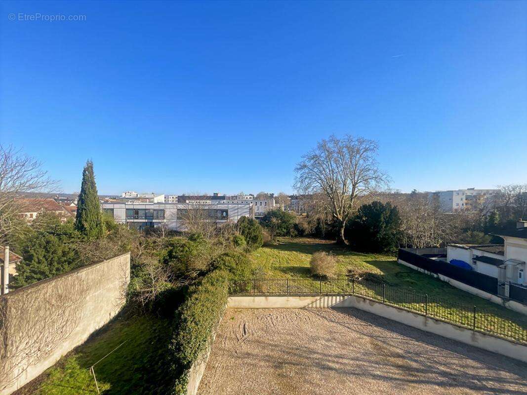 Appartement à LES MUREAUX