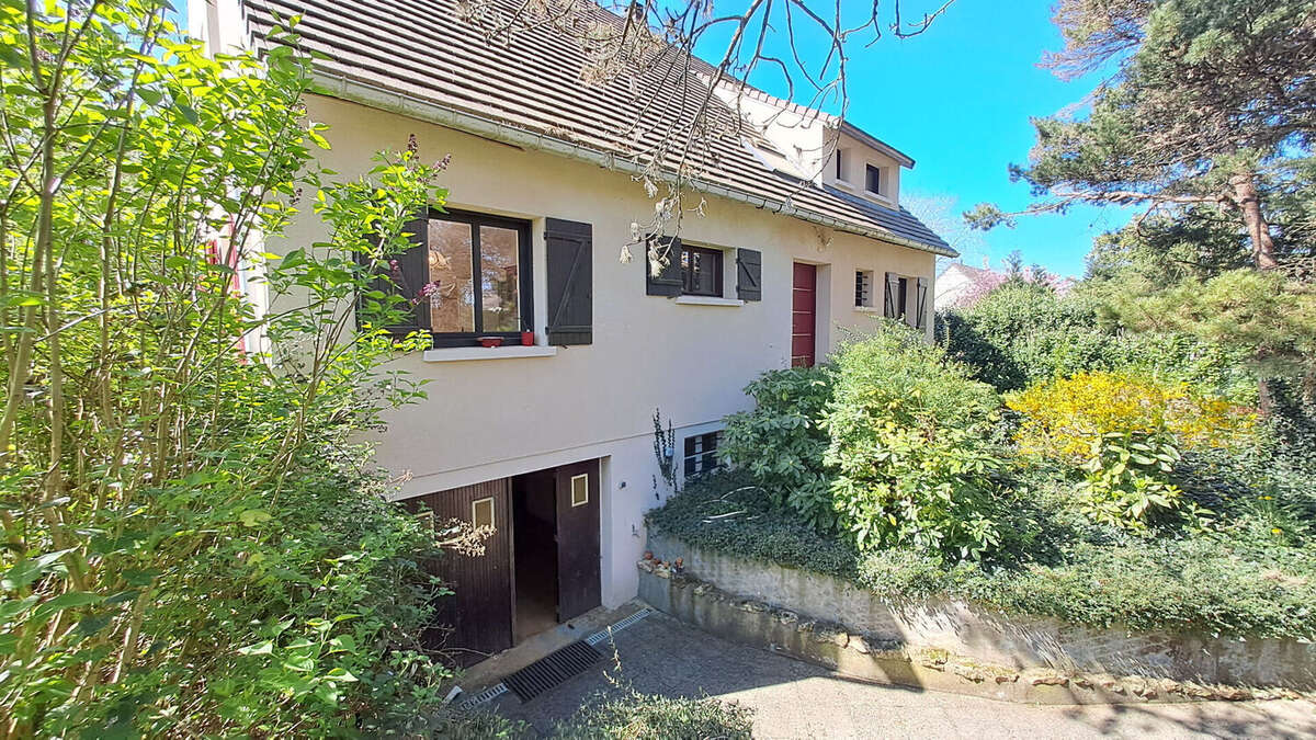 Maison à CERNAY-LA-VILLE