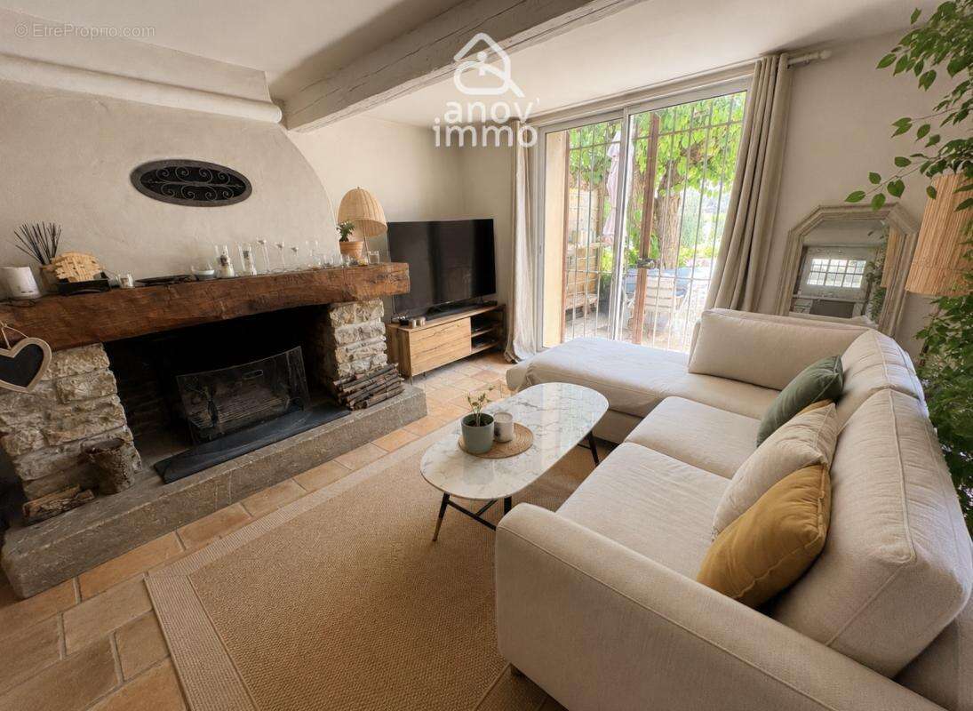 Maison à LE CASTELLET