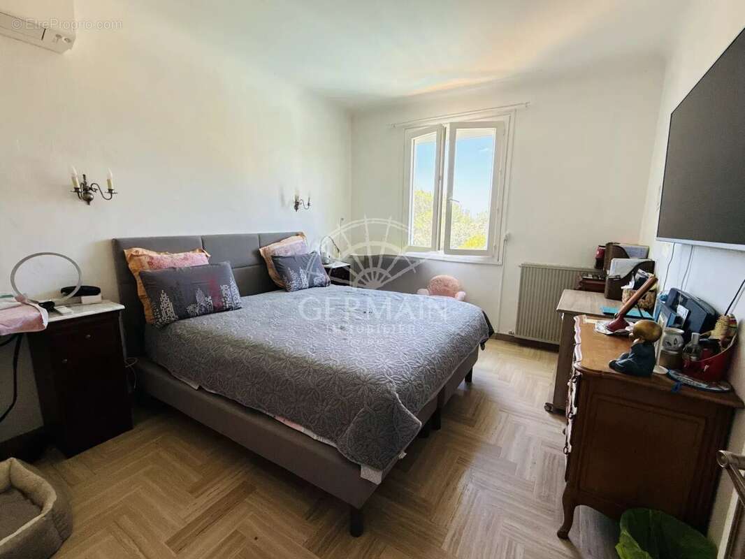 Maison à L'ISLE-SUR-LA-SORGUE