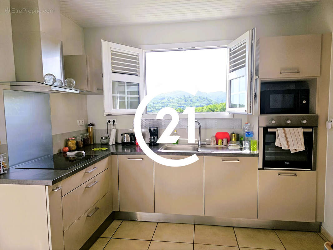 Maison à RIVIERE-SALEE