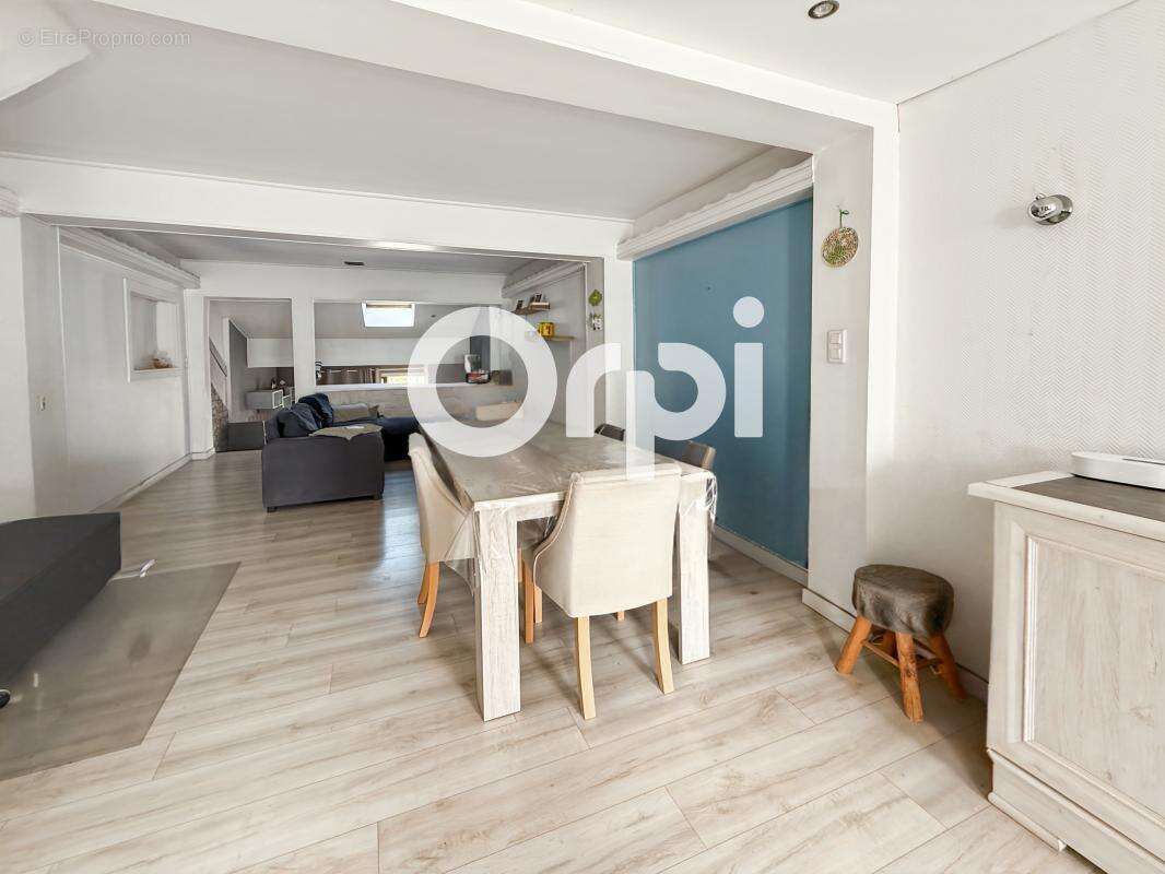 Maison à SAINT-ETIENNE-AU-MONT