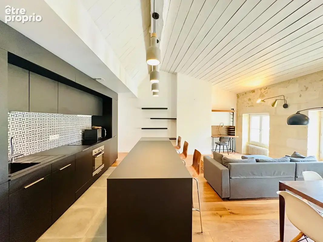 BORDEAUX Saint-Michel - Appartement T3 de caractère - Vue exceptionnelle sur la Flèche St Michel - photo 3