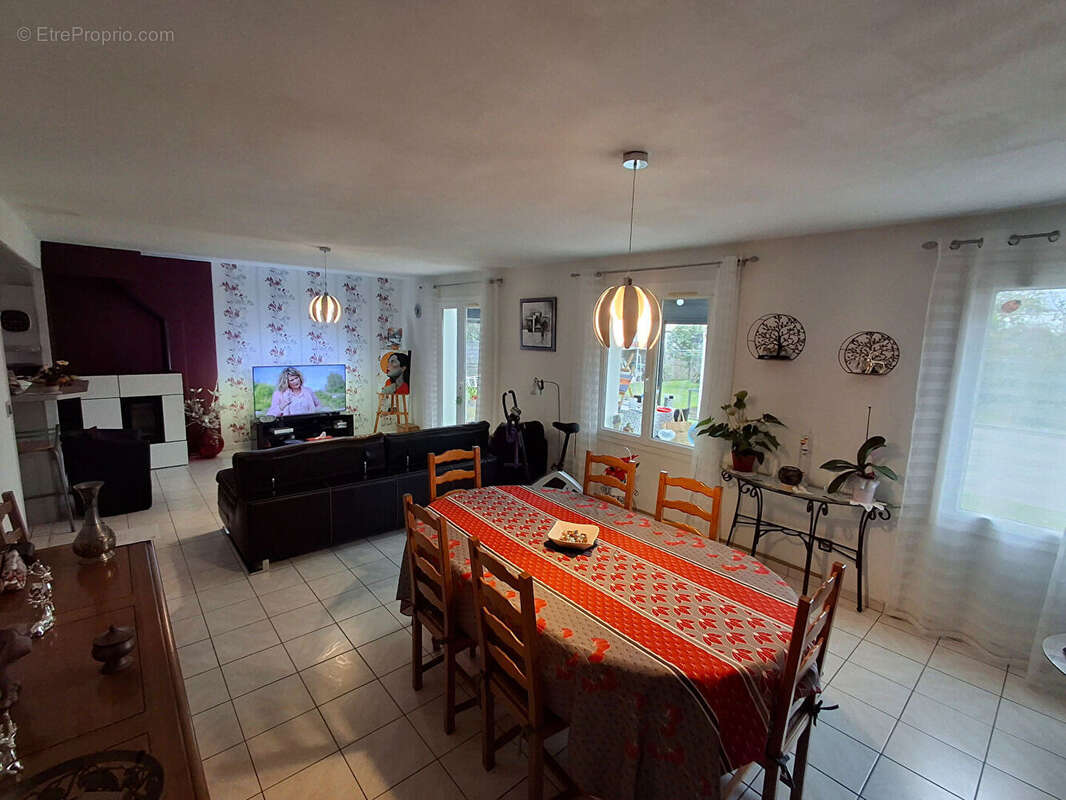 Maison à SAINT-CHRISTOPHE