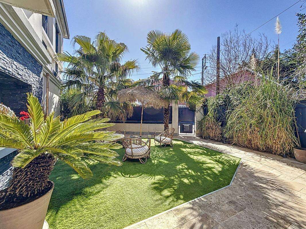 Maison à VAULX-EN-VELIN