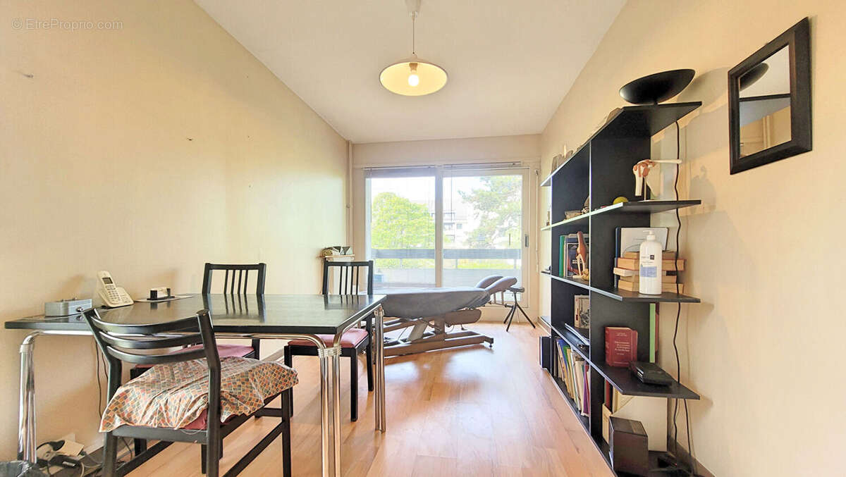 Appartement à LE COUDRAY-MONTCEAUX