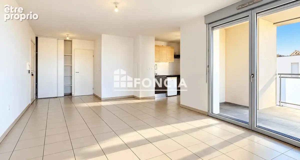 Dernier etgae appartement 3 pieces avec 21 m2 de terrasse et deux places de parkings - photo 2