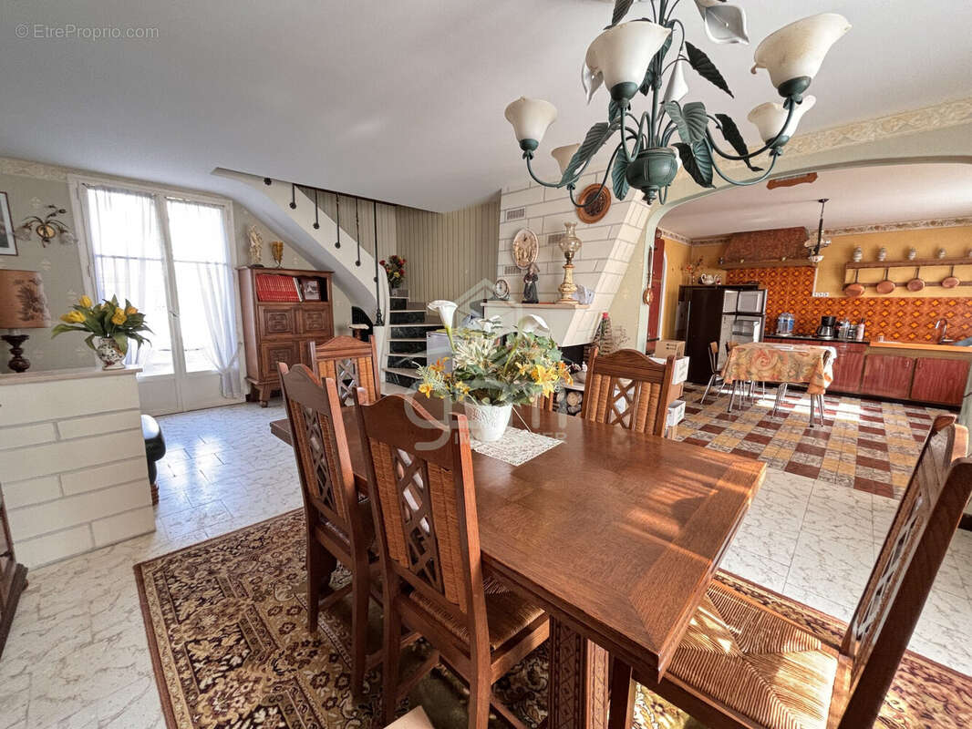 Maison à SAINTE-MAURE-DE-TOURAINE