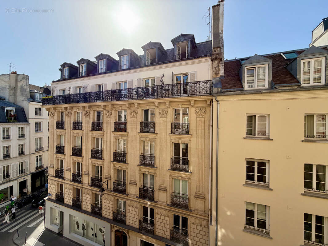 Appartement à PARIS-3E