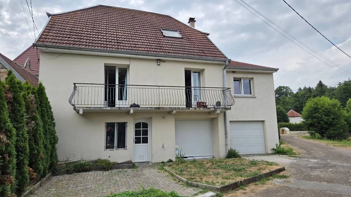 Maison à CUSSEY-SUR-L'OGNON