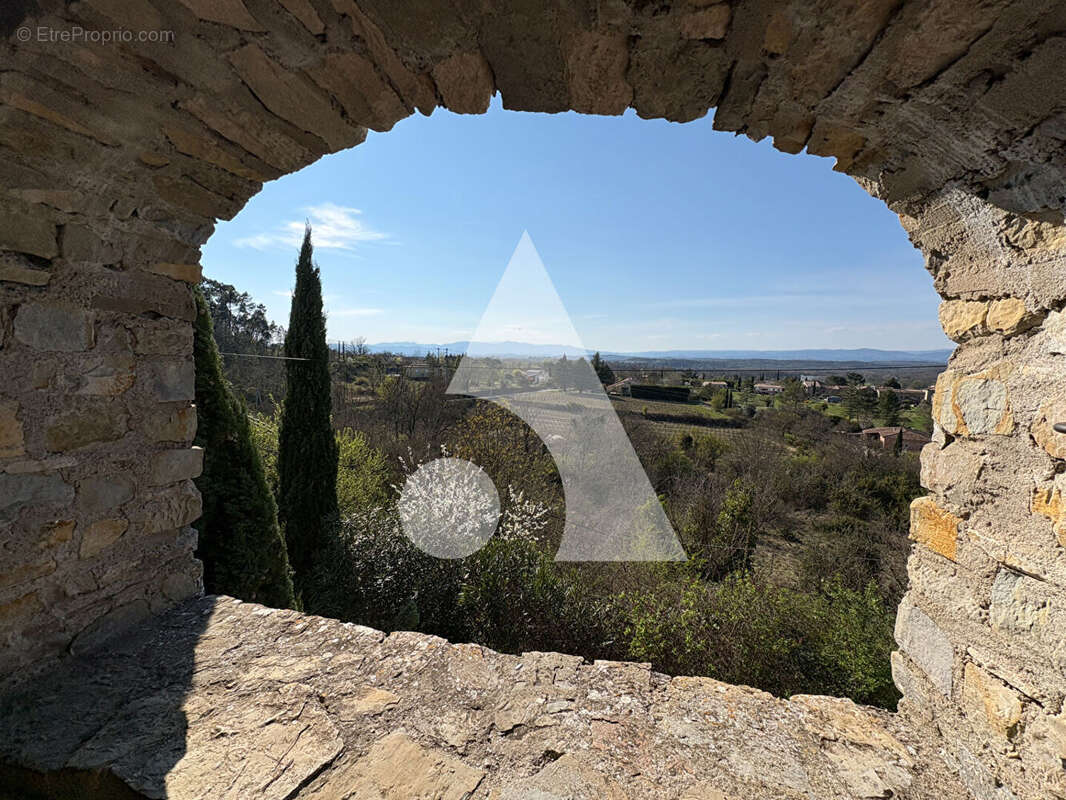 Maison à GROSPIERRES