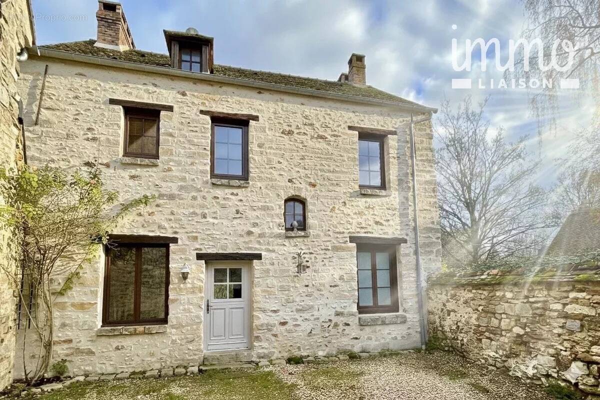 Maison à FLEURY-EN-BIERE