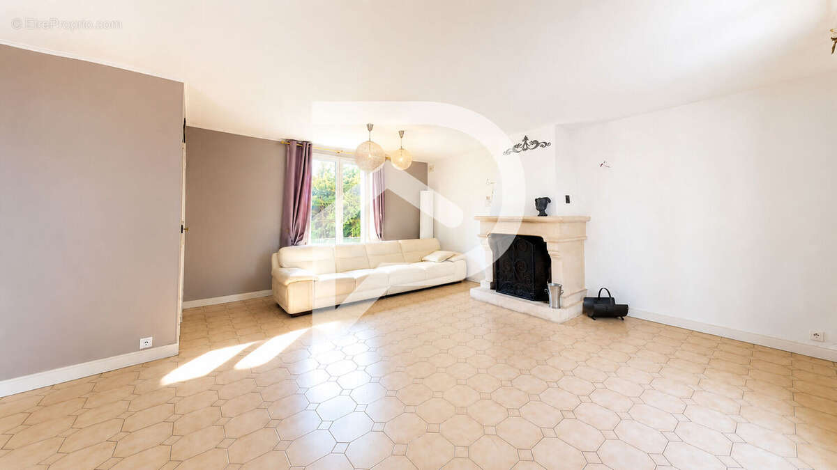Maison à VAUX-SUR-SEINE