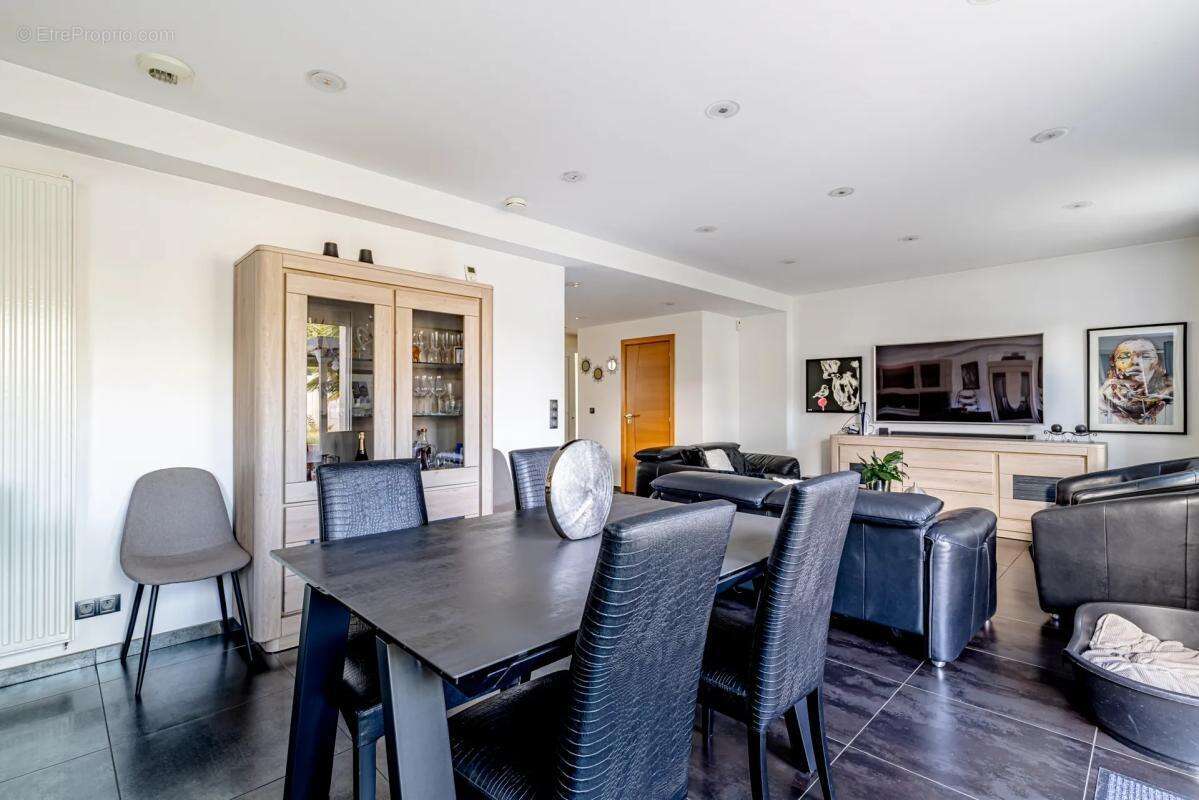 Maison à PARAY-VIEILLE-POSTE