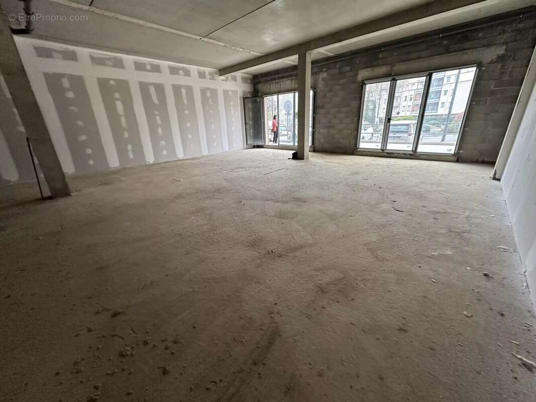 Commerce à SAINT-ESTEVE