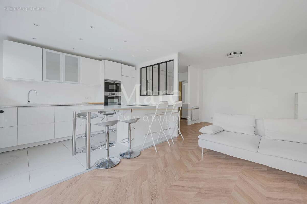 Appartement à COURBEVOIE