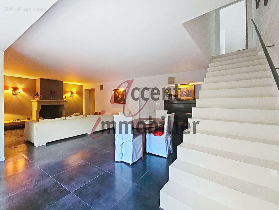 Maison à L&#039;ISLE-SUR-LA-SORGUE