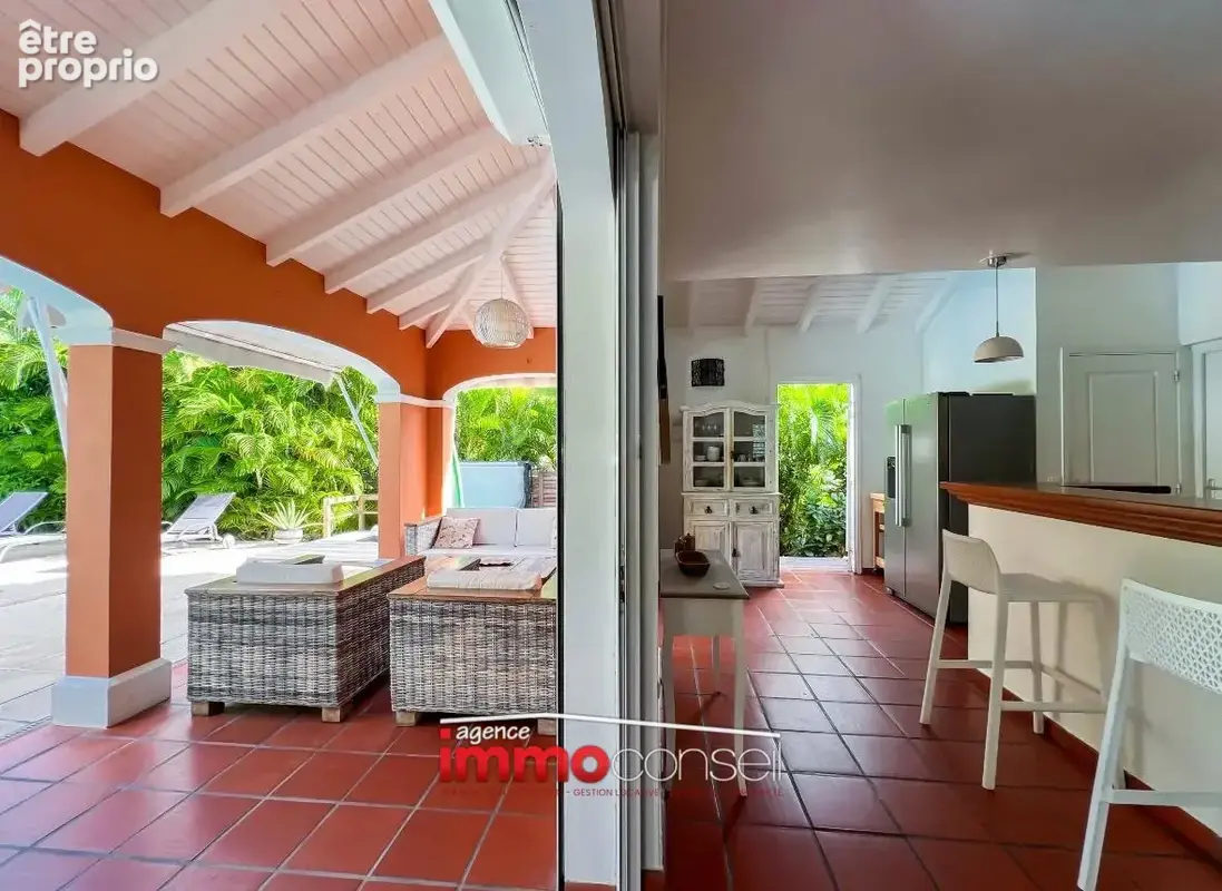 Saint-françois   villa de charme avec piscine, jacuzzi et excellente rentabilite locative - photo 9