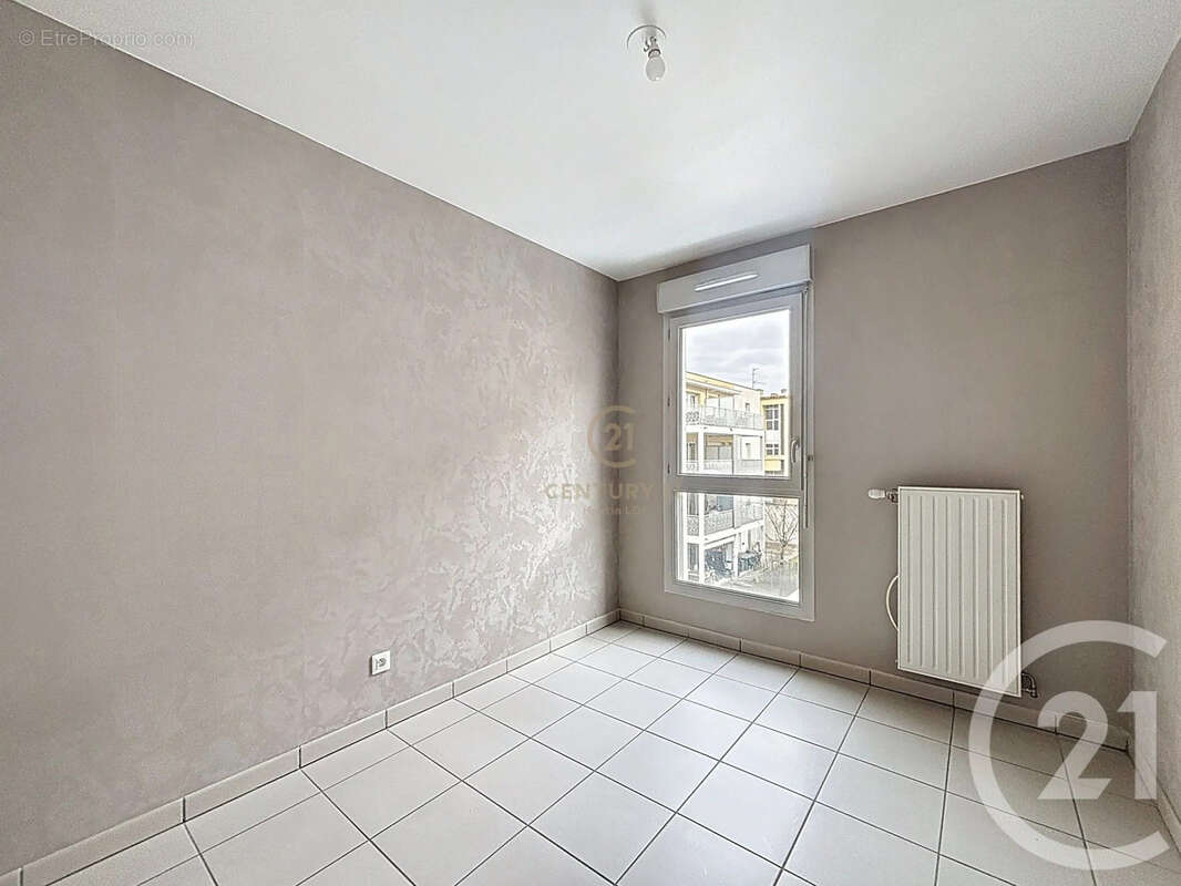 Appartement à DECINES-CHARPIEU