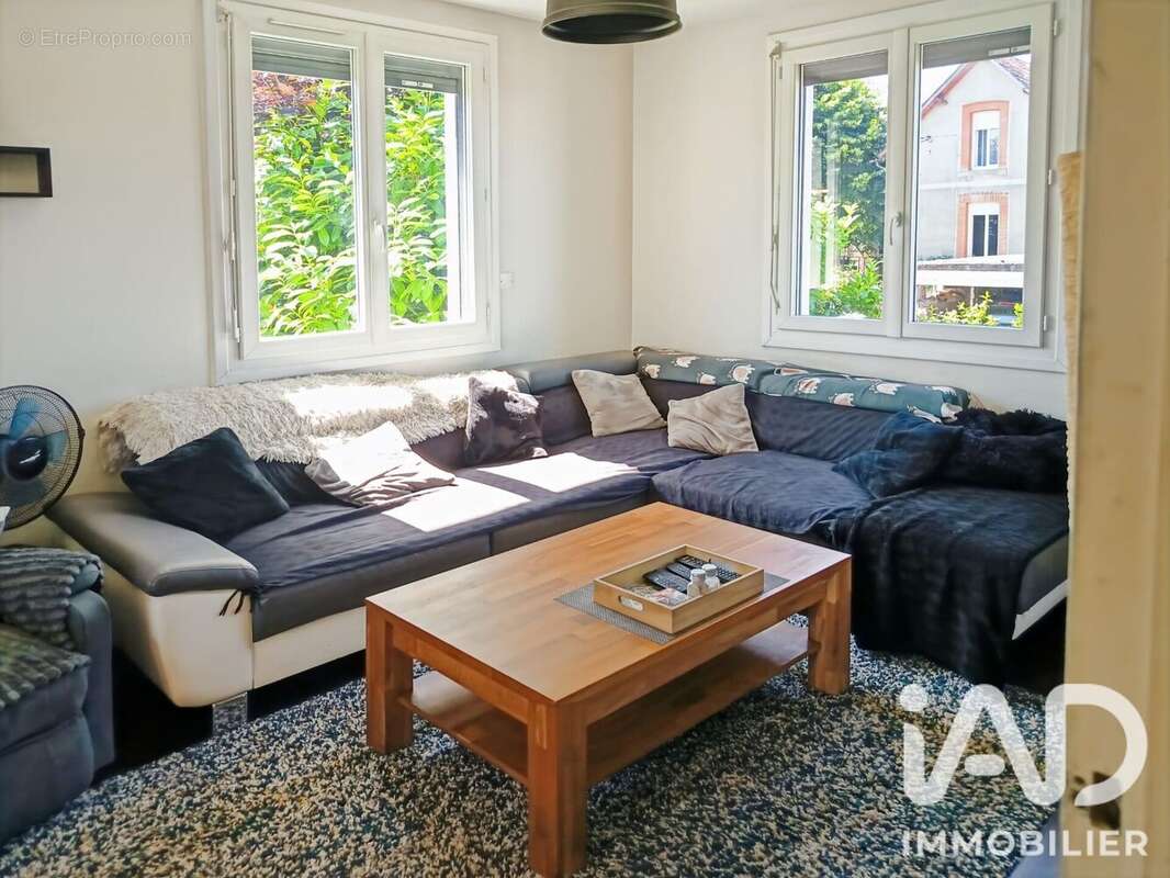Maison 99 m² à Saint-Priest-De-Gimel  - photo 9