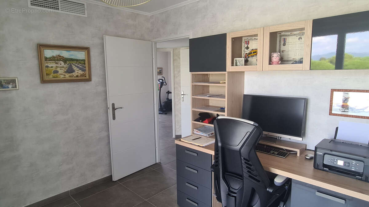 Appartement à PUGET-SUR-ARGENS