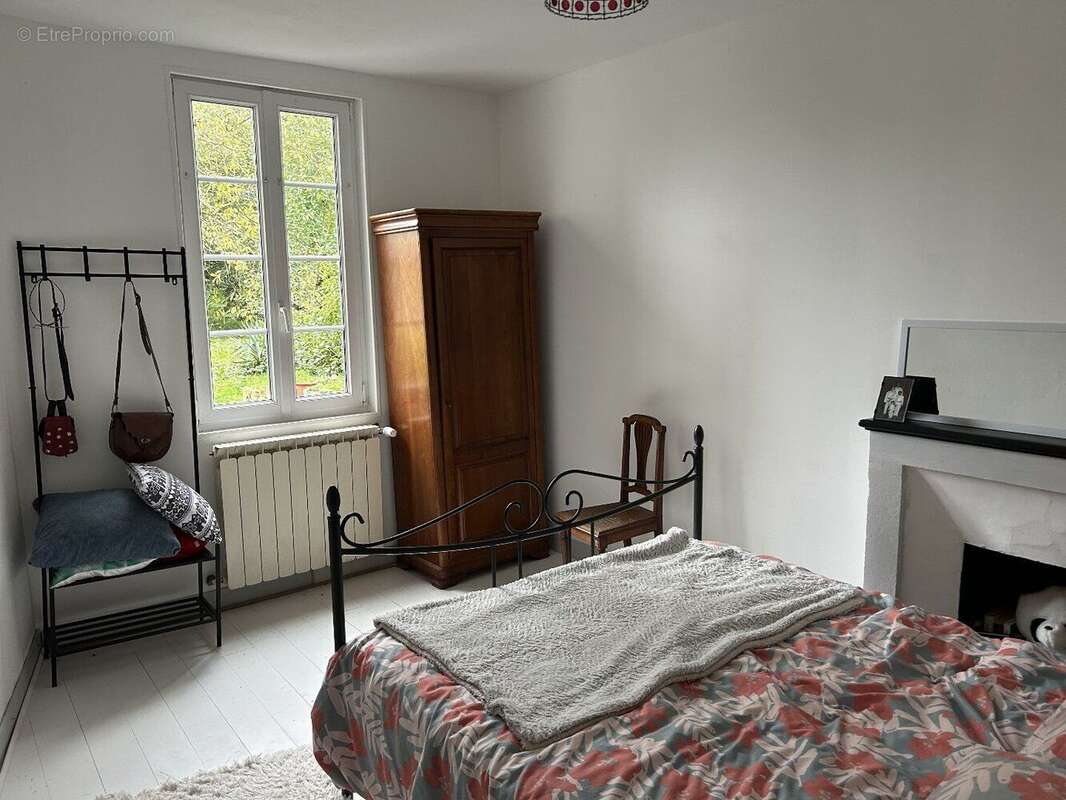 Maison à SAINT-JEAN-D'ANGELY