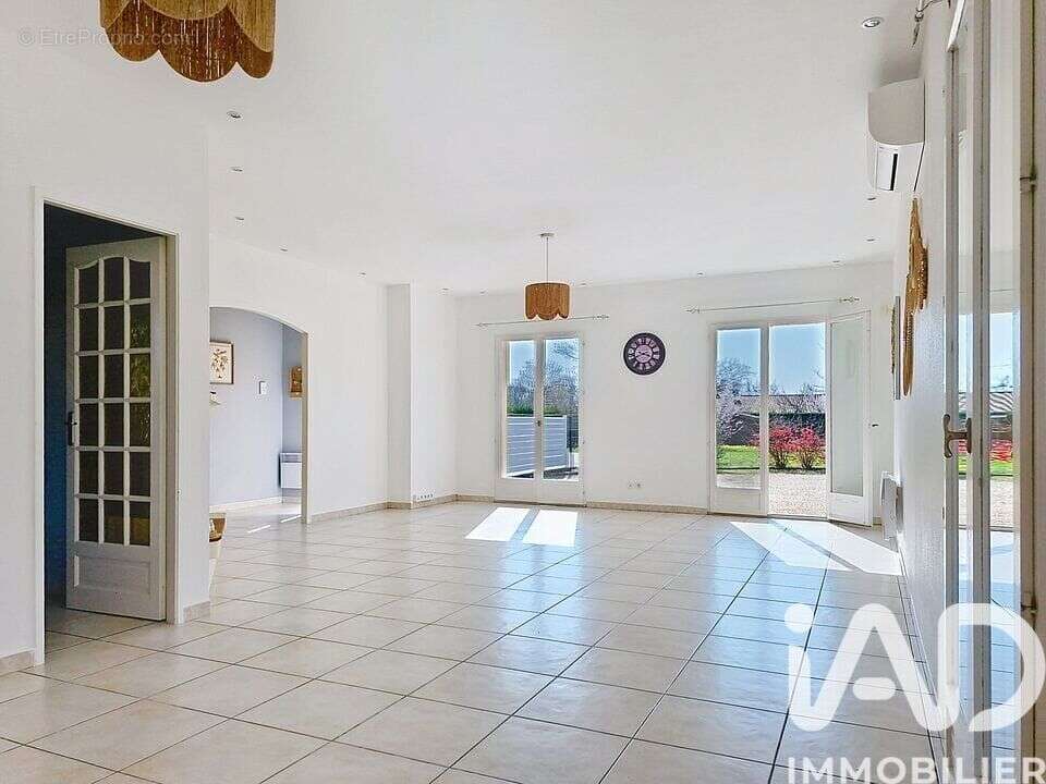 Photo 2 - Maison à LAMOTHE-MONTRAVEL