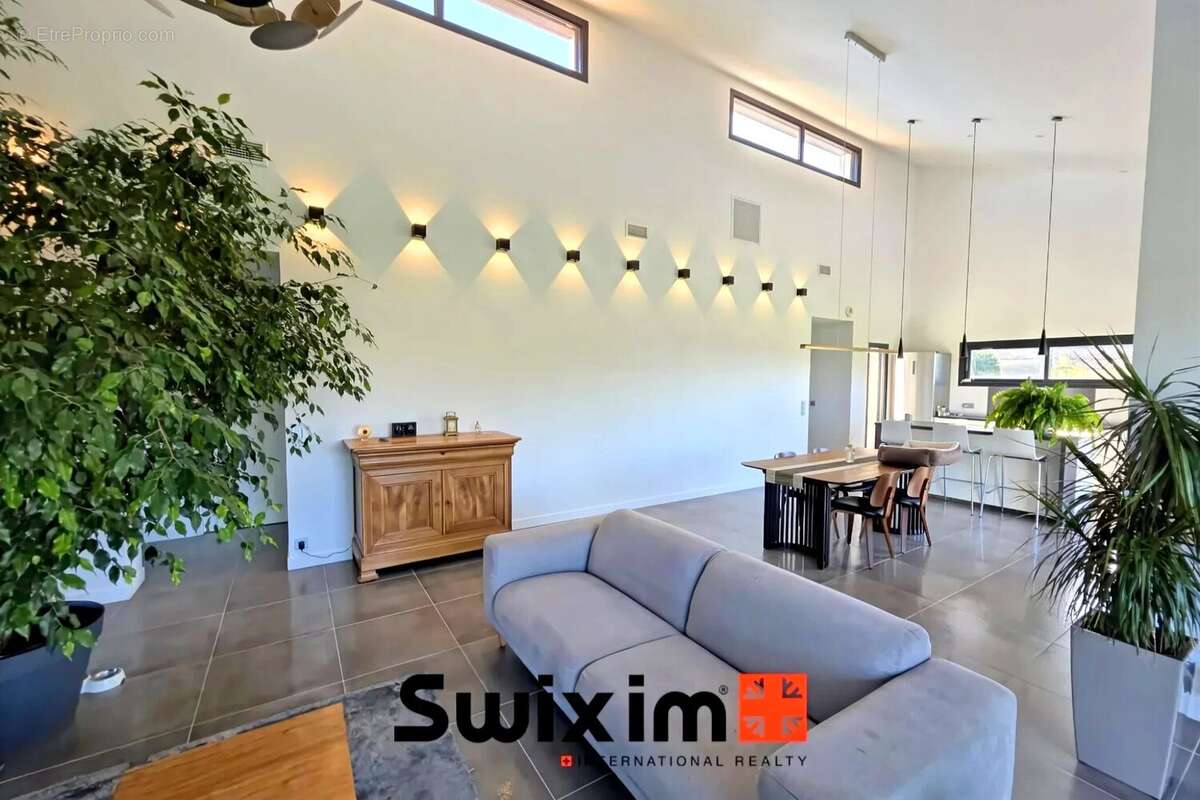 Maison à SAINT-SEURIN-DE-CADOURNE