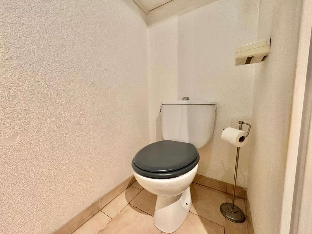 83600 frejus plage appartement f2 en rez de jardin garage piscine - photo 21