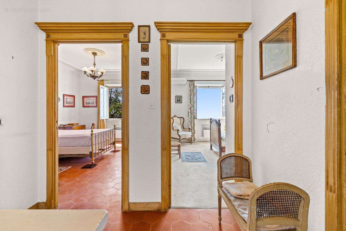 Nice gairaut – villa provençale avec vue mer, piscine, terrain de 2 000 m² et garage de 100 m² - photo 47