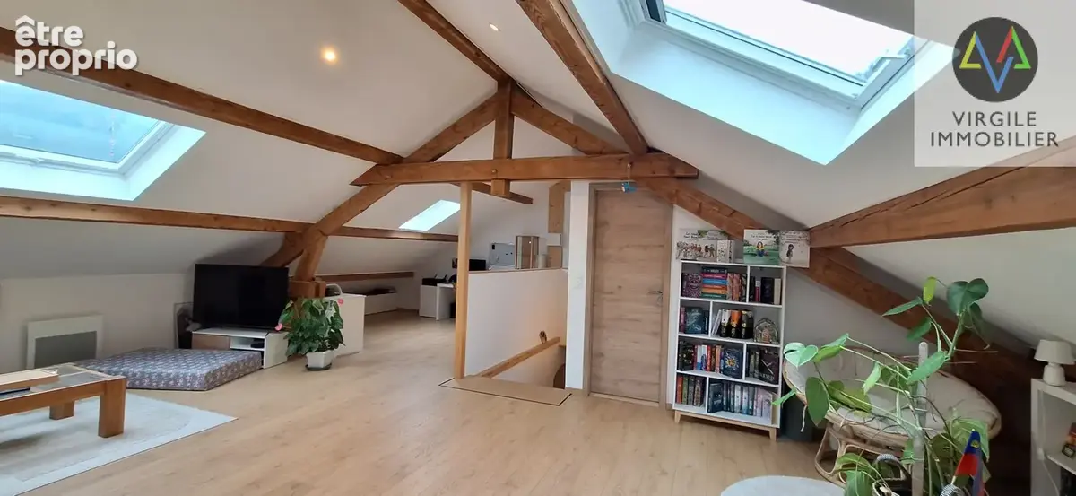 Les Échampés : Maison rénovée de 5 chambres avec vue sur les crêtes du Mont d’Or - photo 8