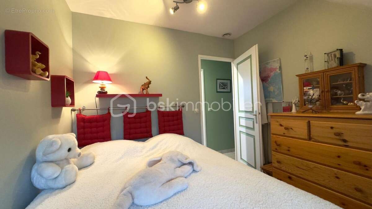 Maison à CHAUCONIN-NEUFMONTIERS