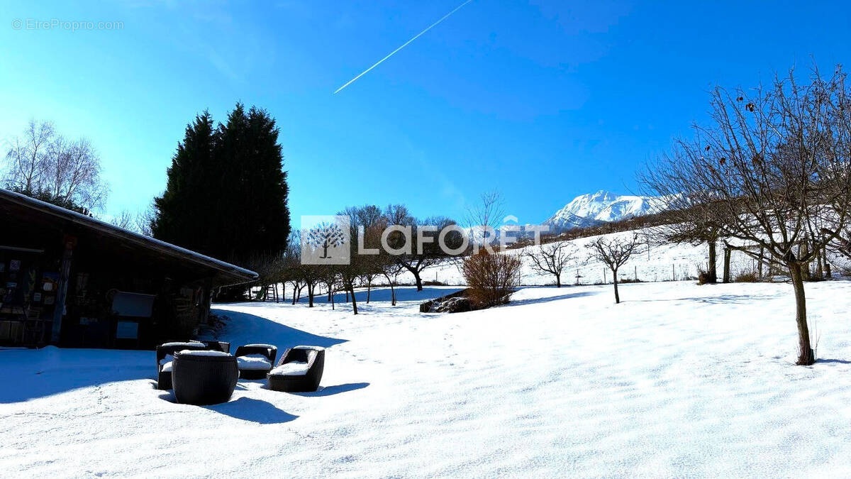 Maison à GILLY-SUR-ISERE