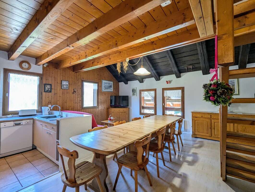 Appartement à MORILLON