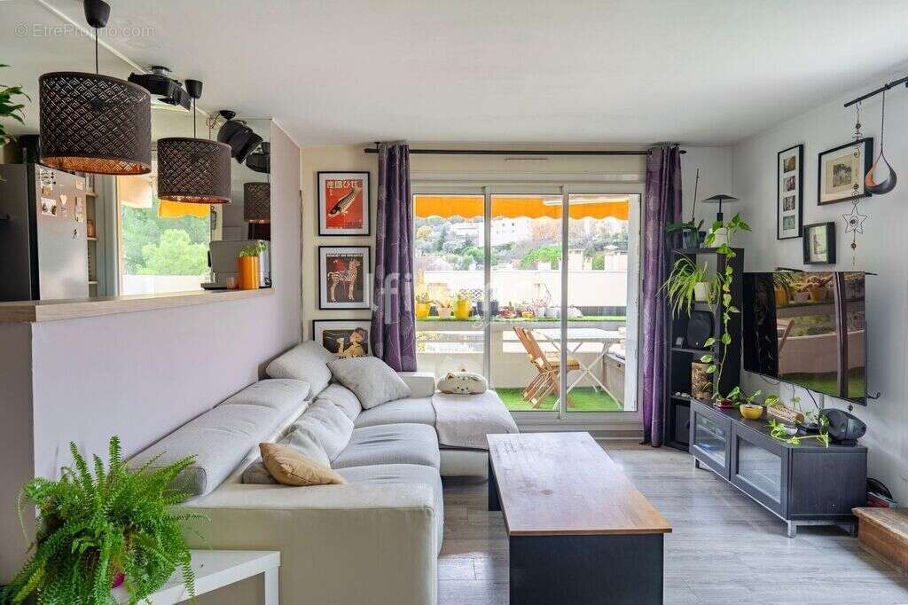 Appartement à MARSEILLE-11E