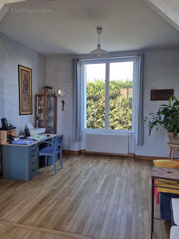 Maison à BEAUNE-LA-ROLANDE