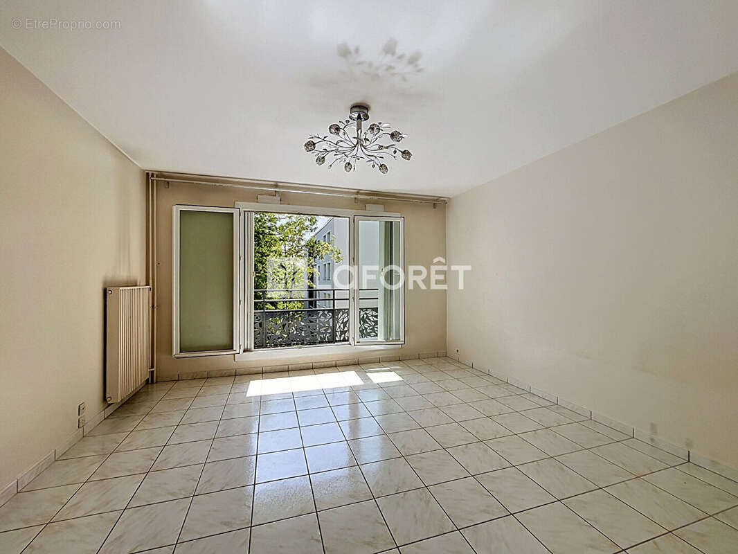 Appartement à VERNEUIL-SUR-SEINE