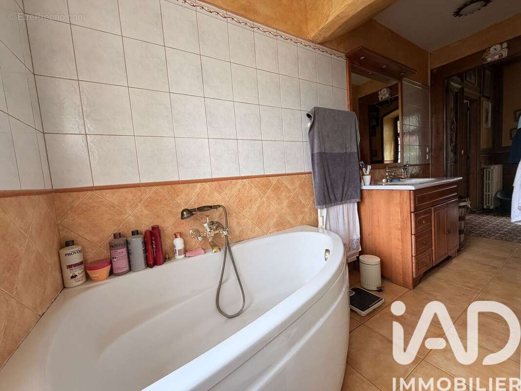 Photo 6 - Maison à YVRE-LE-POLIN