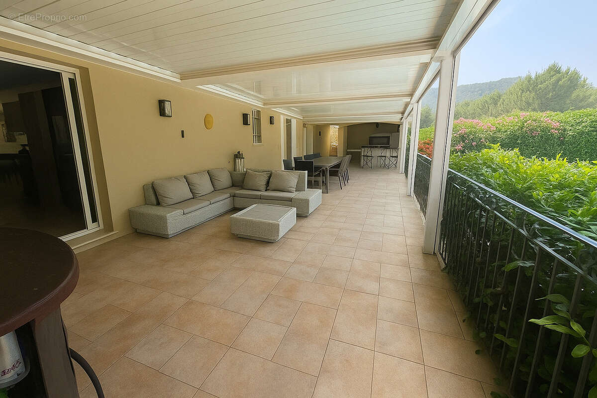 Maison à SOLLIES-TOUCAS