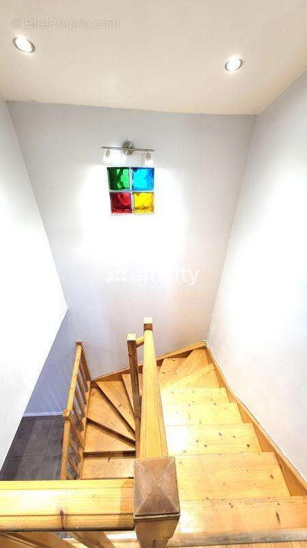 Maison à COLLONGES-AU-MONT-D'OR