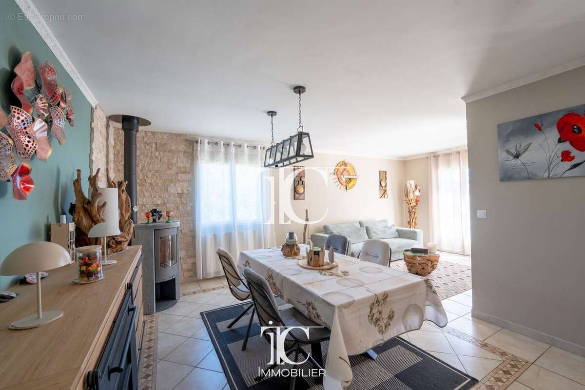 Villa 2005 140m² avec 5600m² terrain avec riviere - photo 7
