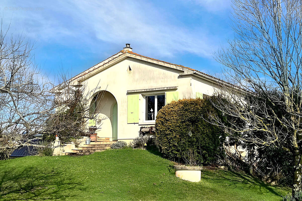 Maison à SAINTE-SOULLE