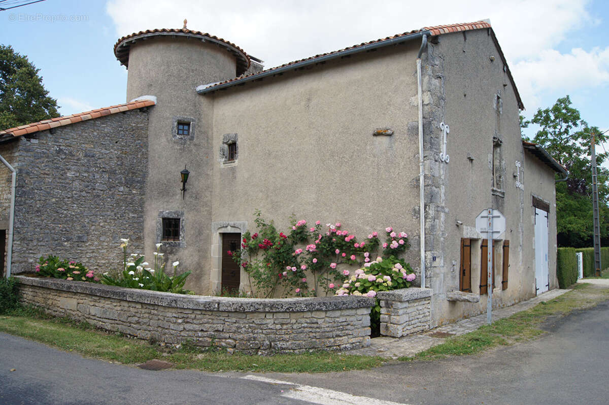Maison 162m² à saint-pierre-d'exideuil - photo 3