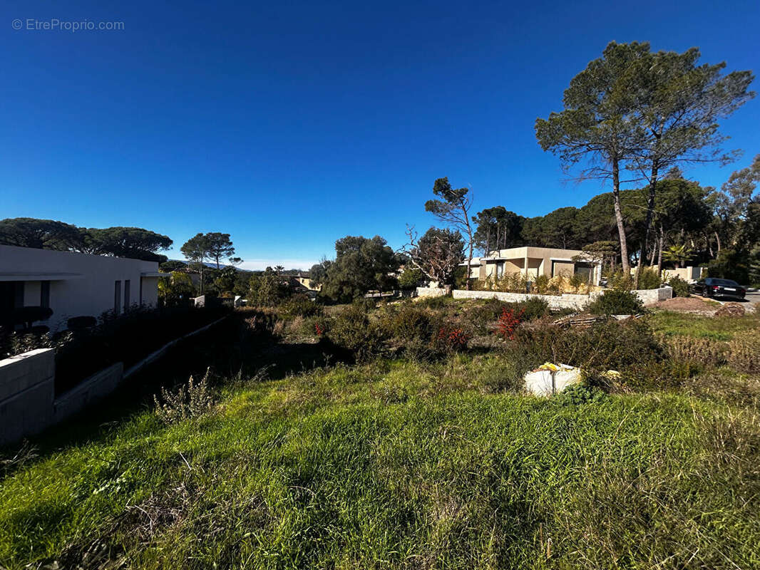 Terrain à SAINT-RAPHAEL