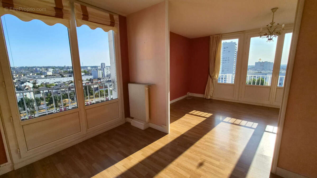 Appartement T3/T4 - 73m² - TOURS - photo 3